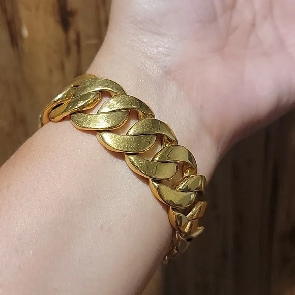 Marc By Marc Jacobs Goldtone Katie Logo Link Bracelet - Picture 8 of 9